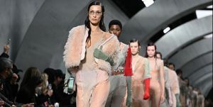 Fendi подиумная неделя моды в Милане осень зима 2022 2023