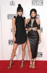 Kylie Jenner og Tyga savnet hverandre knapt på AMAs Red Carpet