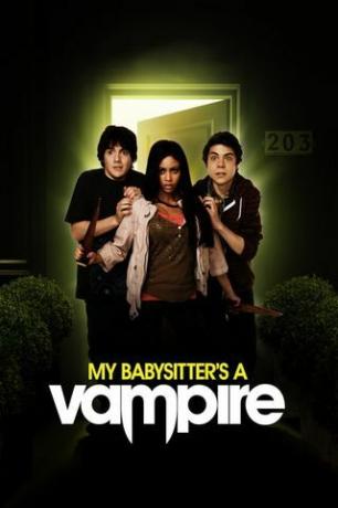 A Babysitter egy vámpírfilm plakát - A legjobb halloweeni filmek a Netflix -en