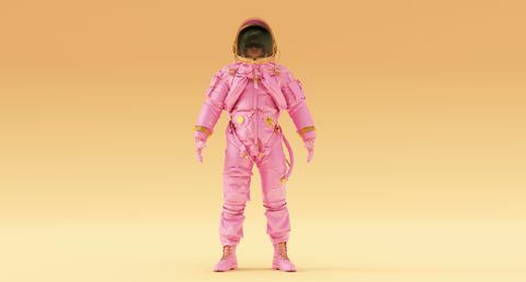 Svemirska žena u ružičastom zlatu Napredna posada Escape Space Suit Ace Suit Astronaut Cosmonaut with Warm Cream Background Desni pogled