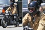 Гаррі Стайлз їздить на мотоциклі