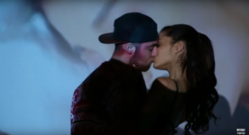 Ariana Grande Mac Miller Pocałunek
