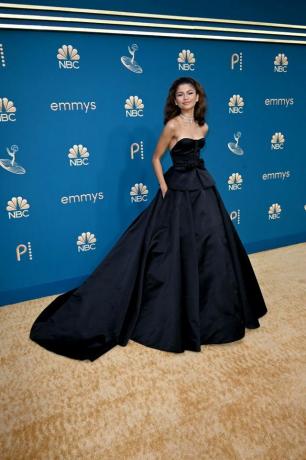 zendaya 2022 emmy