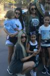 Kim Kardashian Straight Up Glömde att bära byxor till Disneyland