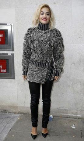 Rita Ora Pullover mit Nieten 