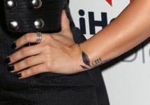 Íme az inspiráló jelentés Demi Lovato legcsodálatosabb tetoválásai mögött