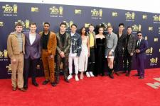 Dylan Minnette verpasste seine 13 Gründe, warum Co-Stars bei den MTV Movie & TV Awards 2018