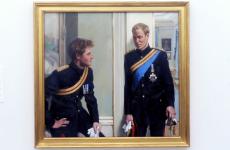 Почему портрет принца Гарри и принца Уильяма был удален