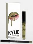 La gente está arrastrando salvajemente a Kylie Jenner por su lápiz labial verde