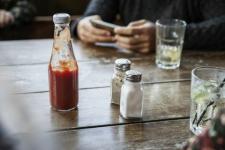 Ученые, возможно, наконец решили проблему стеклянной бутылки из-под кетчупа