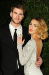 Η Miley Cyrus και ο Liam Hemsworth περπάτησαν μαζί το πρώτο τους κόκκινο χαλί σε πάνω από 4 χρόνια