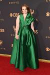 Shannon Purser Emmys sarkanais paklājs