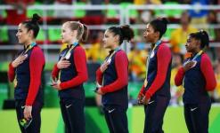 Dit is waarom sommige mensen Gabby Douglas "onpatriottisch" noemden na haar grote gouden medaille