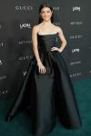 Charli D'Amelio ligner en gothprinsesse i en sort bustier-kjole