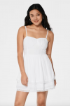 Achetez des dupes pour la robe de mariée tout blanc de Simone Biles