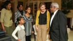 Bilder av Malia og Sasha Obamas første besøk i Det hvite hus i 2008