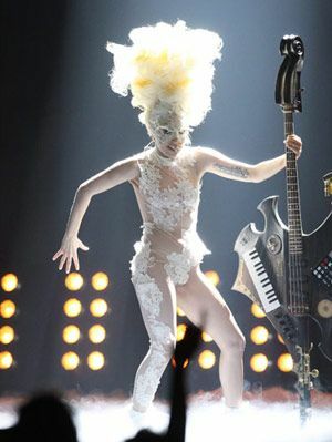 Lady Gaga — Tur Bola Monster