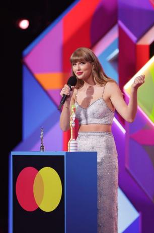 Taylor Swift ved Brit Awards 2021