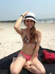 Denne jenta overvant frykten for å vise frem aret for å rocke en bikini på stranden