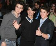 Линия за дрехи Jonas Brothers