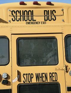 Skolas autobuss