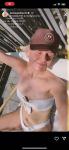 Kelsea Ballerini egy fehér bikinit szikrázik az IG-n