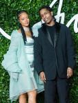 A$AP Rocky는 Rihanna와 데이트하기 위해 "축복을 받았다"고 말합니다.