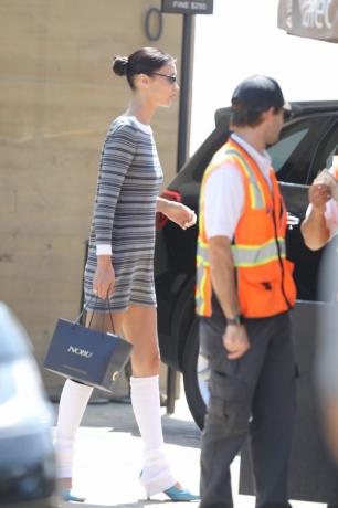 los angeles, ca. 24. august bella hadid er set den 24. august, 2022 i los angeles, californien foto af megagc images