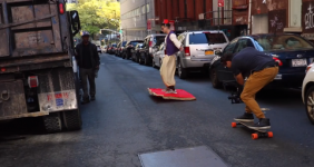 Tip se odjenuo kao Aladdin i prošao čarobni tepih kroz New York City