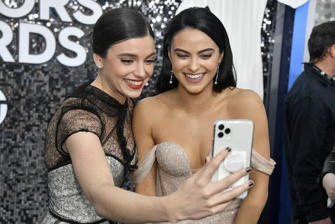 Camila Mendes Francesca Reale 2020 Screen Actors Guild Ödülleri Kırmızı Halı