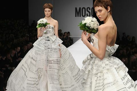 Abbigliamento, Umano, Acconciatura, Abito, Spalla, Tessile, Abbigliamento da sposa, Petalo, Abito, Bianco, 