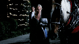 Candice King sagt "The Vampire Diaries"-Szene zwischen Caroline und Klaus war beängstigend