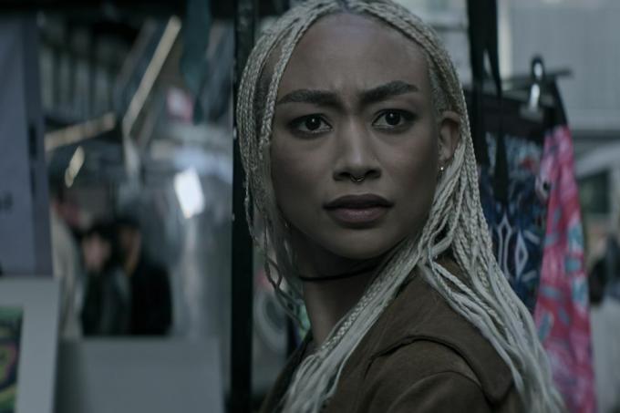 you tati gabrielle като marienne в епизод 401 на you cr с любезното съдействие на netflix © 2022