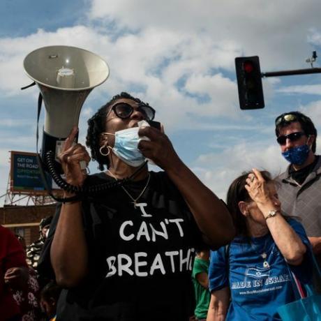 " ma ei saa hingata" protest, mida korraldati pärast seda, kui mees suri politseiametis Minneapolis