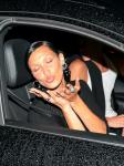 Bella Hadid debitē karstā uzacu pīrsingā Džidži Hadidas ballītē Ņujorkā
