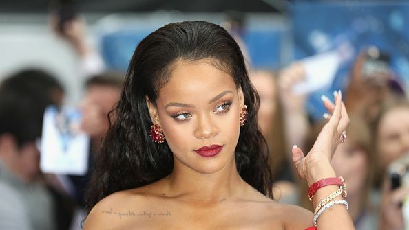 preview voor Elke keer dat Rihanna de rode loper versloeg