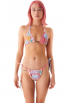 Dónde comprar el adorable bikini patchwork de Bella Hadid