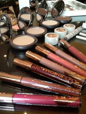 Producten uit de Khroma Beauty Collection
