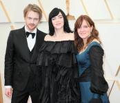 Гледайте забавния TikTok на Billie Eilish Clap Back for Oscars Outfit Critique