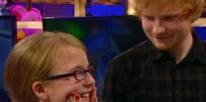 Ed Sheeran joue Lego House avec un ventilateur