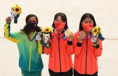 Was Sie über Momiji Nishiya wissen sollten, die 13-jährige Skateboarderin, die gerade olympisches Gold gewonnen hat