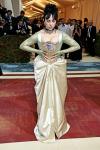 Billija Eiliša uz 2022. gada Met Gala valkā videi draudzīgu korsetes kleitu