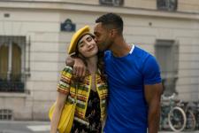 Siapa Lucien Laviscount di Netflix "Emily in Paris" Musim 2?