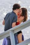 Zakaj Bella Thorne poljublja Nash Grier?