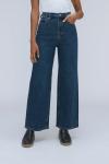 Dua Lipa повертає великі широкі джинси 90-х у вуличному стилі