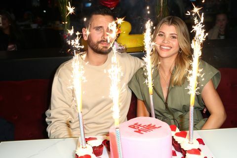 Scott Disick a Sofia Richie oslavujú Valentína v novom zábavnom komplexe San Diego Theatre Box® s večerou v cukrovare v americkej brasserii