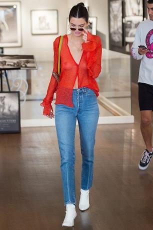 Kendall Jenner czerwony top