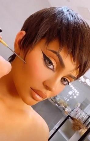 Kylie Jenner nukirpo 80 -ųjų pikselį