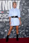 James Charles draagt ​​jurk bij Zendaya x Tommy Hilfiger Fashion Week Show