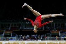 Ο Ολυμπιονίκης Aly Raisman είπε ότι δεν είχε το σώμα για γυμναστική